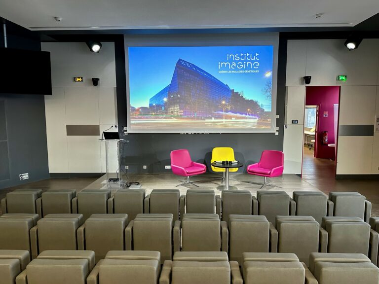 AUDITORIUM - SCENE 3